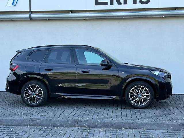 BMW iX1 eDrive20 2024 Elektrisch 21