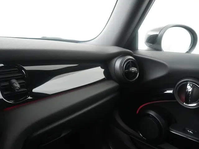 MINI 3-Deurs Cooper 2022 Benzine 22