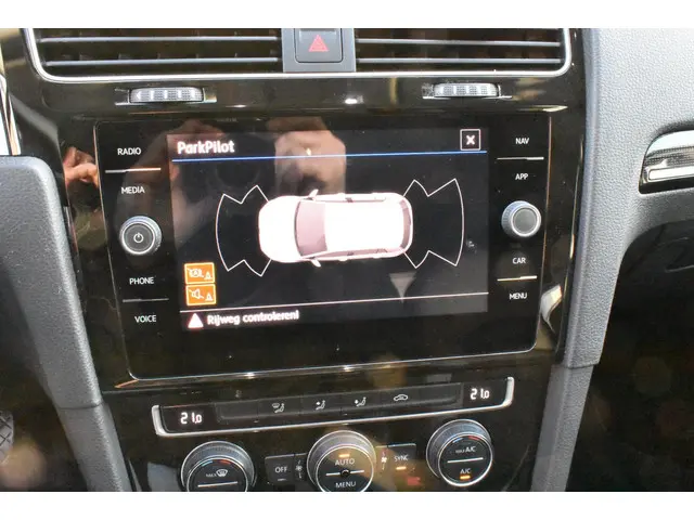 Volkswagen Golf 1.5 TSI Highline 2019 Benzine 19