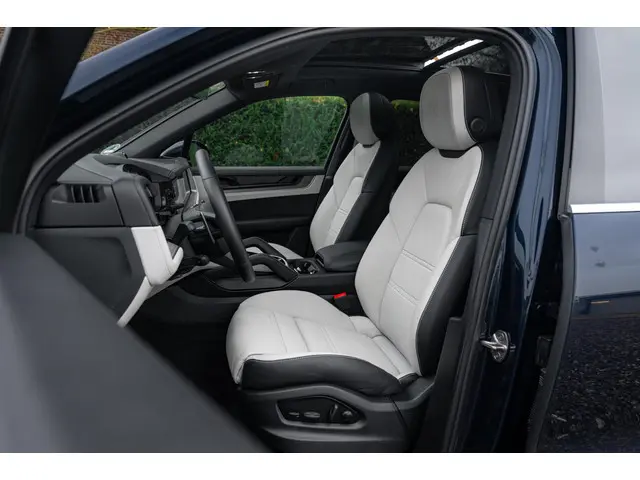 Porsche Cayenne S E-Hybrid 2024 Hybride Benzine 5