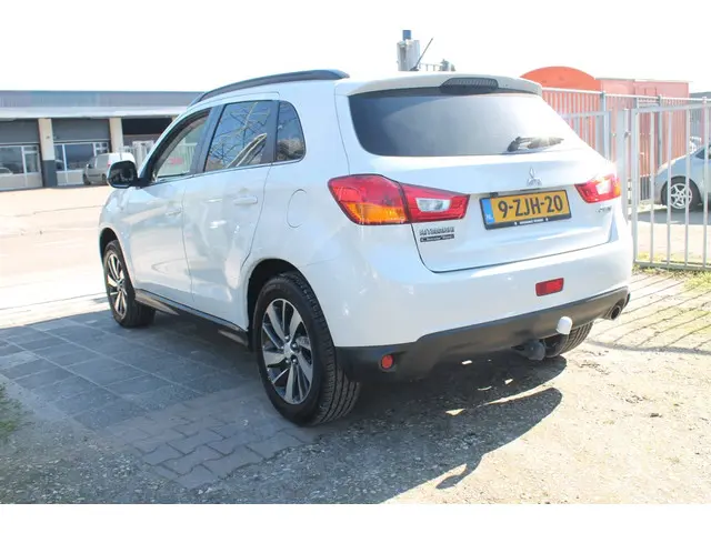 Mitsubishi ASX 1.6 Cleartec Invite+ 2015 Benzine 4