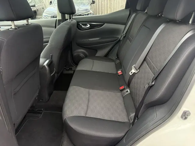 Nissan QASHQAI 1.6 163pk Connect Edition 2015 Benzine 3