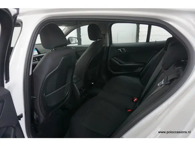 BMW 1 Serie 118i Exec 2020 Benzine 7