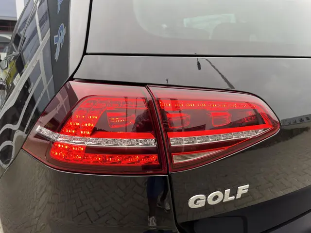 Volkswagen Golf 1.2 TSI Business Edition 2015 Benzine 33