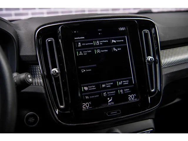 Volvo XC40 1.5 T3 R-Design 2021 Benzine 18