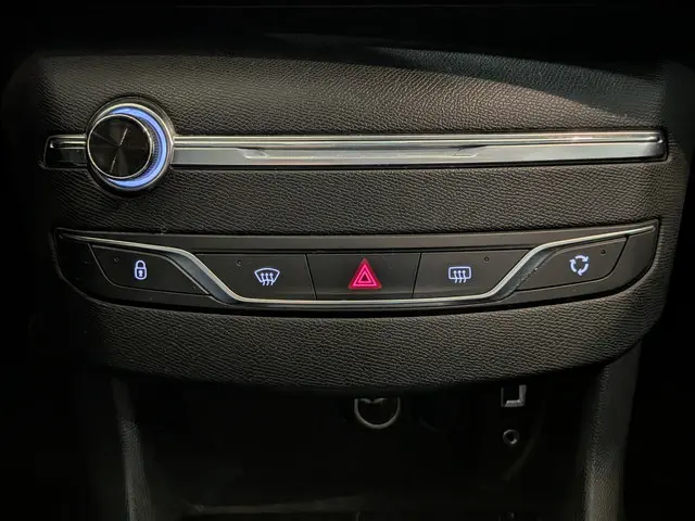 Peugeot 308 1.2 VTi Active 2014 Benzine 12