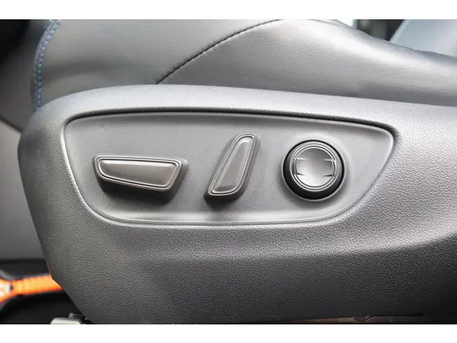 Toyota RAV4 2.5 Hybrid Bi-Tone, 2020 Hybride Benzine 6