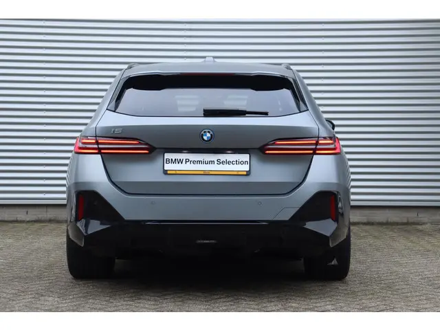 BMW i5 Touring M60 xDrive 2024 Elektrisch 4