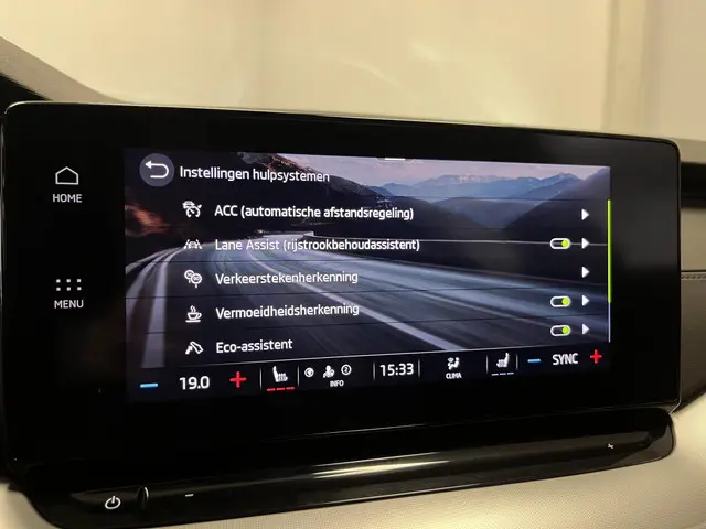 Škoda Octavia 1.0 e-TSI Sport Business 2022 Benzine 19