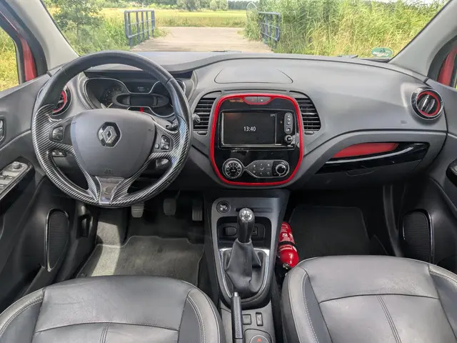 Renault Captur 0.9 TCe Helly Hansen 2015 Benzine 7