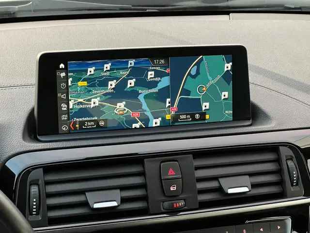 BMW 1 Serie 118i Sport Line Edition 2019 Benzine 16