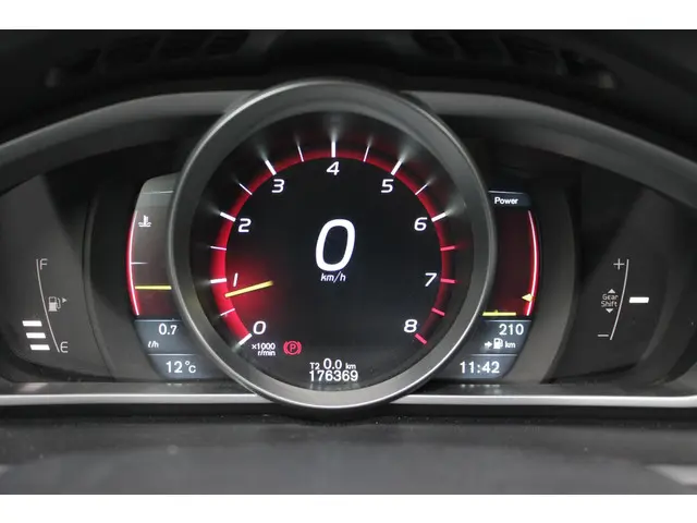 Volvo V40 1.6 T2|Trekhaak|Cruisecontrol|Airco 2014 Benzine 19