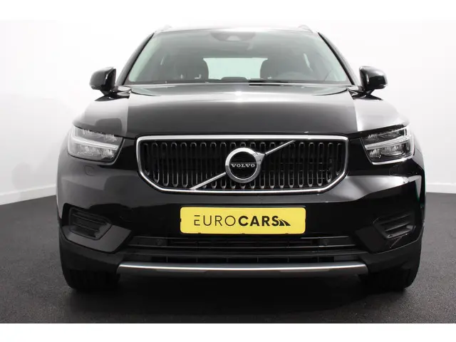 Volvo XC40 1.5 T3 163 pk Automaat Momentum 2021 Benzine 2