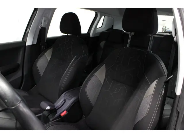 Peugeot 2008 1.2 PureTech Blue Lion 2018 Benzine 14