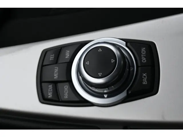 BMW 3 Serie 316i Business 2015 Benzine 33