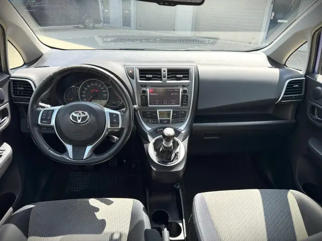 Toyota Verso-S 1.3 VVT-i Dynamic 2013 Benzine 14