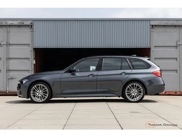 BMW 3 Serie Touring 330d High Executive 2012 Diesel 29