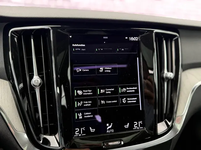 Volvo V60 2.0 B3 Inscription 2020 Benzine 24