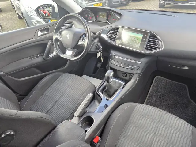 Peugeot 308 SW 1.2 PureTech Blue Lease 2015 Benzine 17