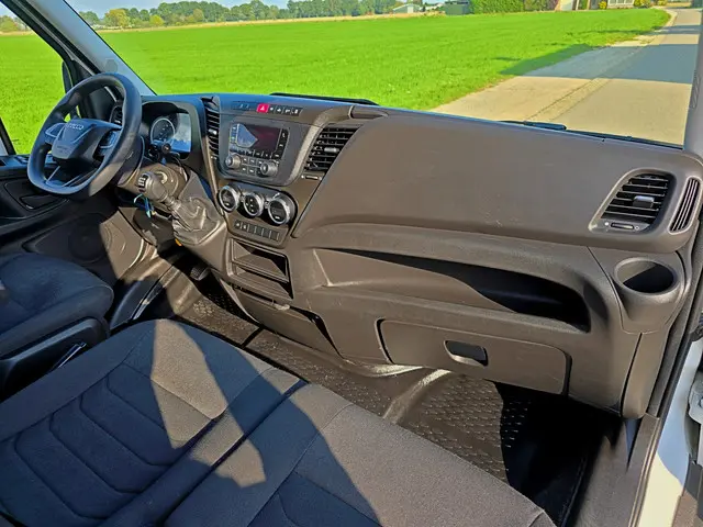 Iveco Daily 35S14V 2.3 352L H2 2022 Diesel 12