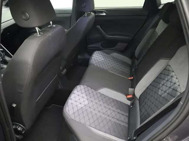 Volkswagen Polo 1.0 TSI/115PK R-Line DSG 2024 Benzine 18