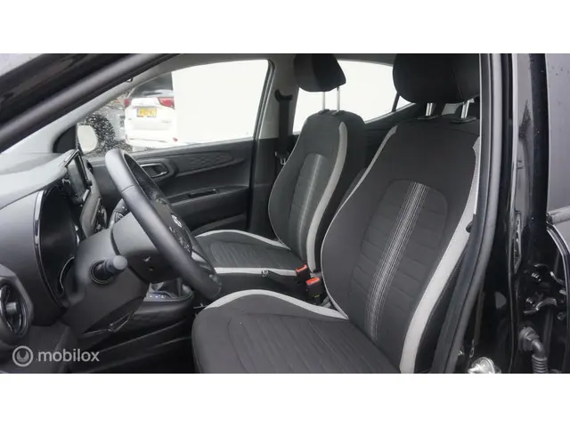 Hyundai i10 1.0 Comfort Automaat 2022 Benzine 9
