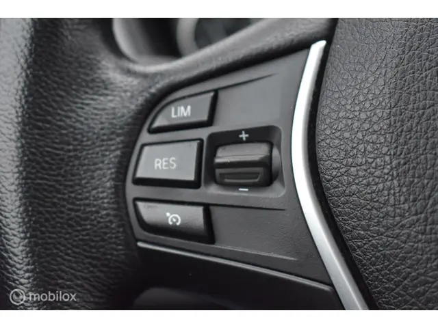 BMW 3 Serie 320i High Executive 2014 Benzine 17