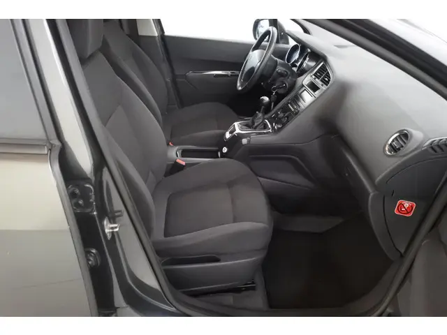 Peugeot 5008 1.6 VTi Access 2013 Benzine 10