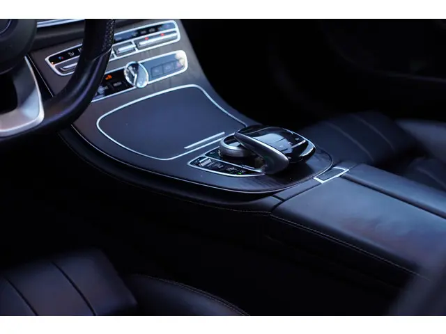 Mercedes-Benz E-Klasse Coupé 200 Premium 2018 Benzine 22