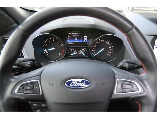 Ford Kuga 1.5 ECOBOOST ST-LINE 2017 Benzine 21