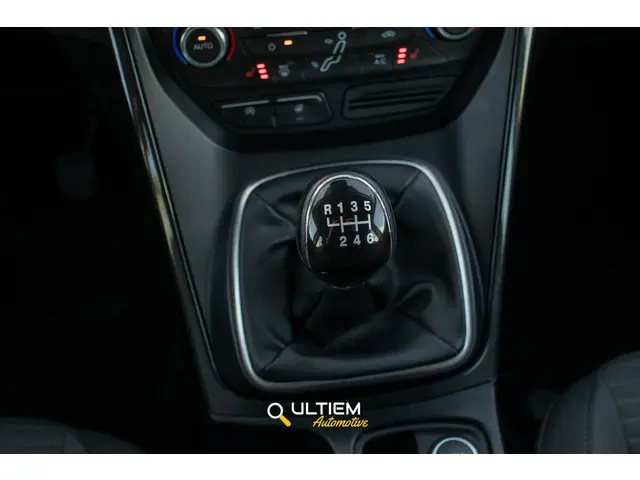 Ford C-MAX 1.5 Titanium 2015 Benzine 13