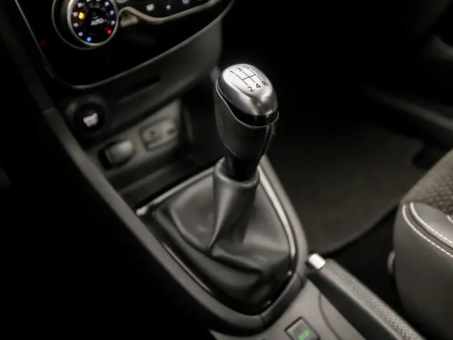 Renault Clio 0.9 TCe Intens Sport 2019 Benzine 10