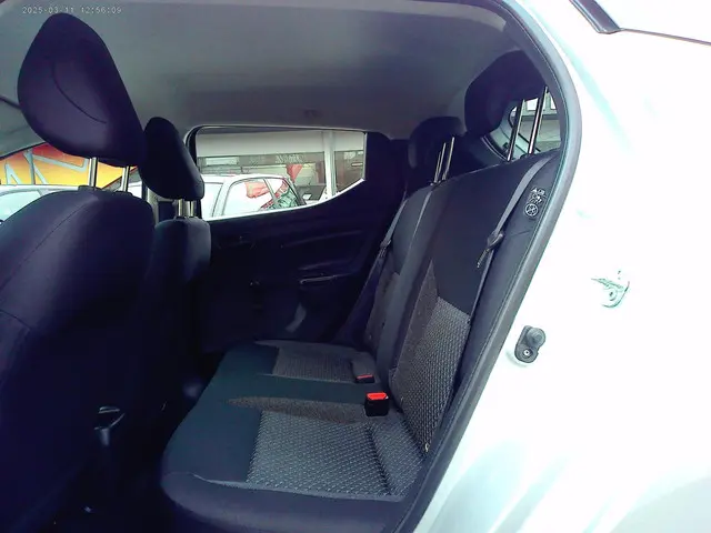 Nissan Micra 1.0L Visia ( 2017 Navi ) 2017 Benzine 12