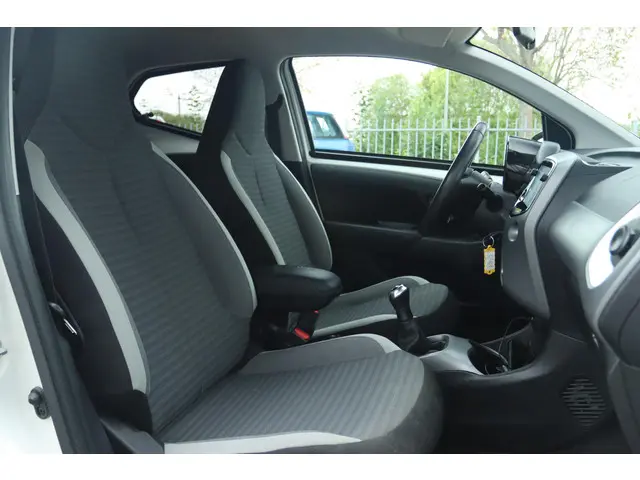 Toyota Aygo 1.0 VVT-I X-CITE 2019 Benzine 13