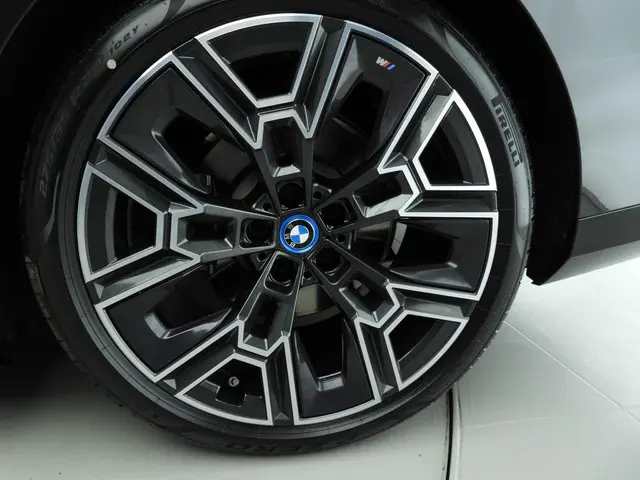 BMW 5 Serie Sedan 530e 2024 Hybride Benzine 12