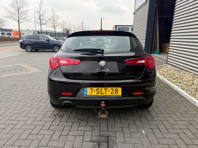 Alfa Romeo Giulietta 1.4 T Distinctive 2013 Benzine 6