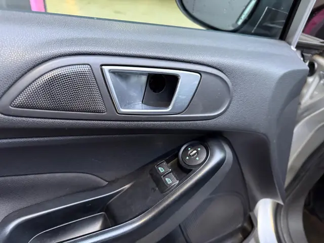 Ford Fiesta 1.0 Style Nap/Airco/Lmv 2013 Benzine 8