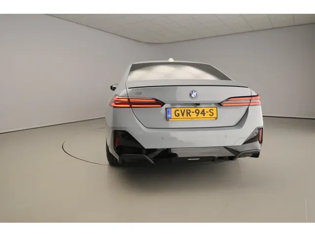 BMW i5 xDrive40 2024 Elektrisch 3