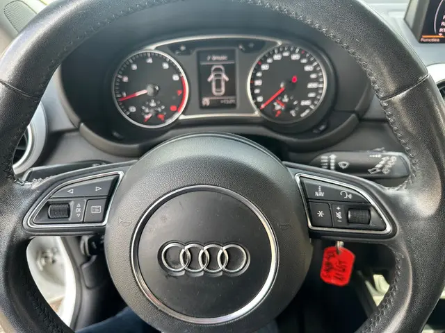 Audi A1 Sportback 1.2 TFSI Admired 2013 Benzine 17