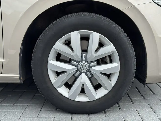 Volkswagen Touran 1.4 TSI Highline 2016 Benzine 24