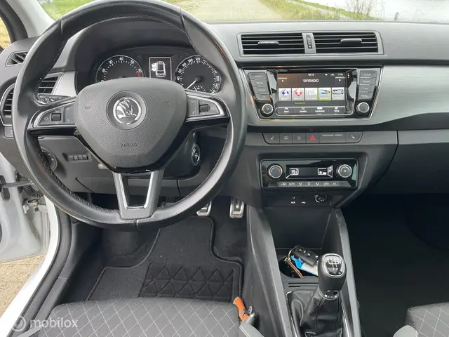 Škoda Fabia 1.2 TSI First Edition Style 2015 Benzine 5