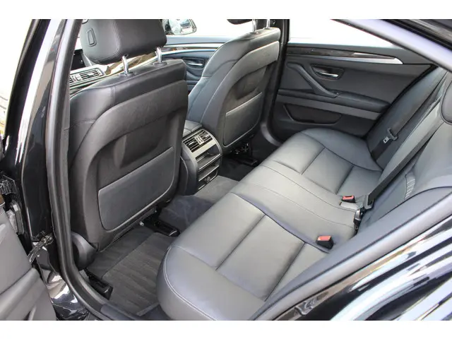 BMW 5 Serie 520i Executive 2014 Benzine 11
