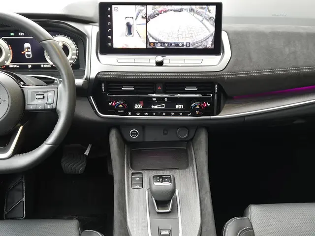 Nissan QASHQAI 1.3 MHEV Xtronic Tekna Plus 2025 Benzine 10