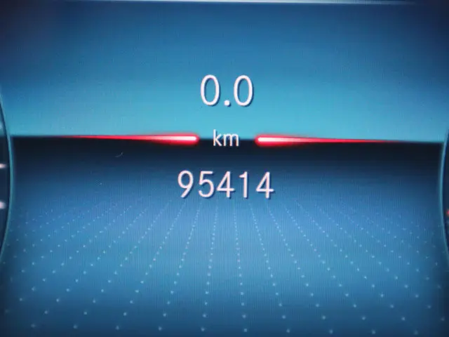 Mercedes-Benz GLB 200 AMG line 2020 Benzine 21