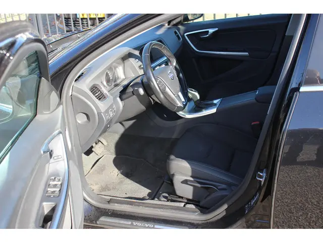Volvo V60 1.6 D2 Automaat Momentum 2014 Diesel 3