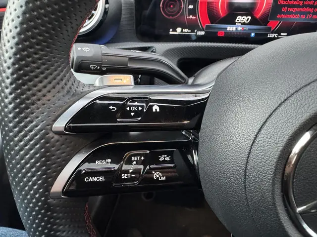 Mercedes-Benz A-Klasse 200 AMG Line 2024 Benzine 15