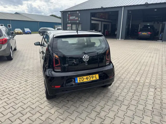Volkswagen up! 1.0 BMT move up! 2019 Benzine 3