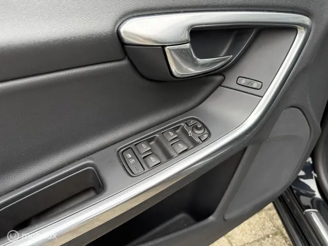 Volvo V60 1.6 T3 Momentum 2015 Benzine 13