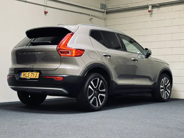 Volvo XC40 1.5 T2 Inscription Expr. Aut. 2021 Benzine 2