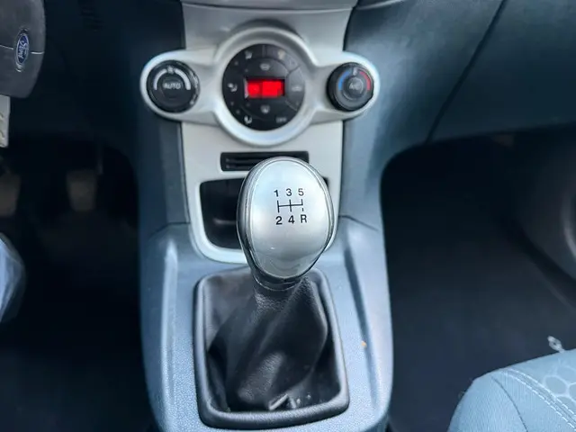 Ford Fiesta 1.25 Titanium 2013 Benzine 37